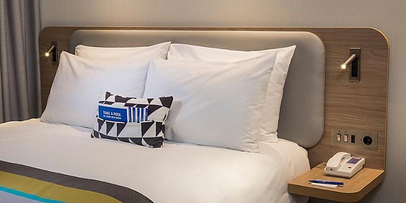 Holiday Inn Express Cambridge West - Cambourne By Ihg Exterior photo